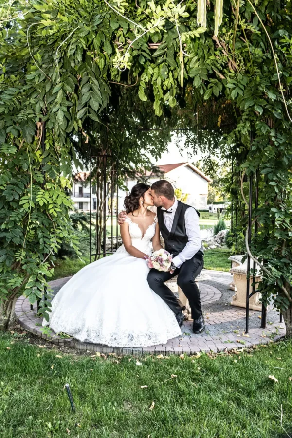 сватбена фотосесия на младоженци