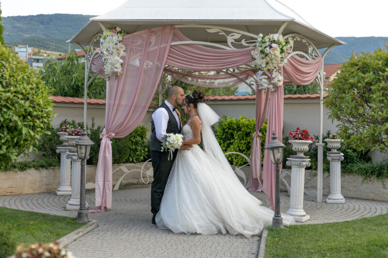 Сватбена фотография в шатра