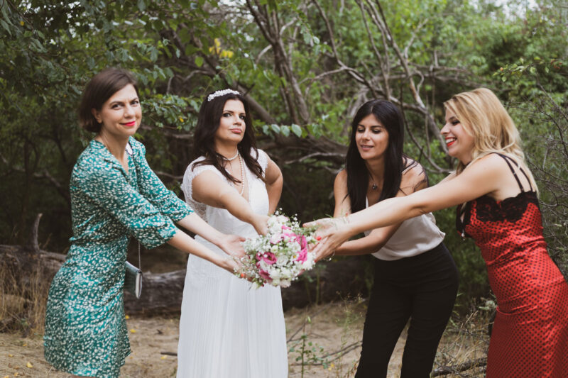 Булката с приятелки